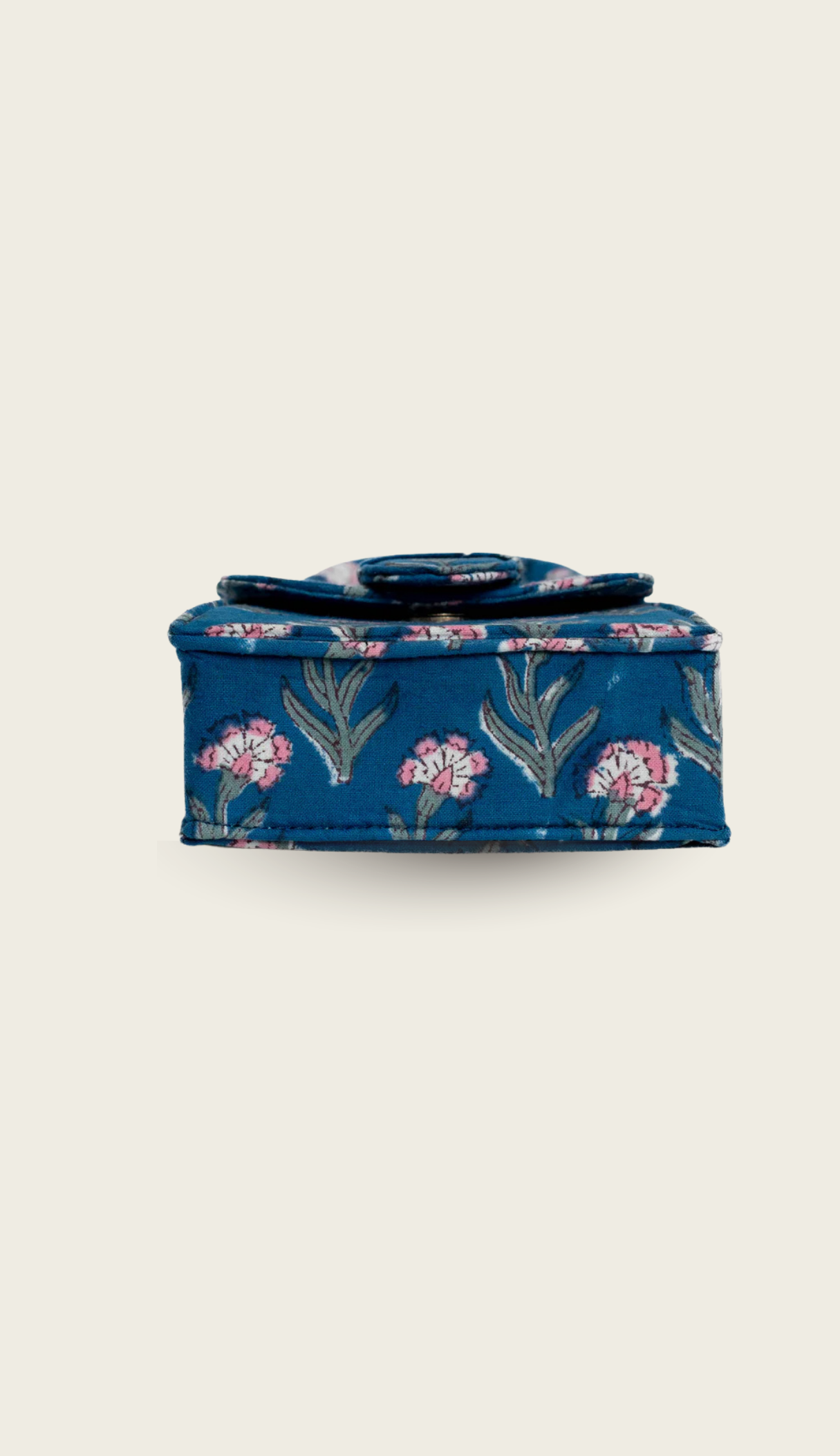 The Soir handbag, side profile