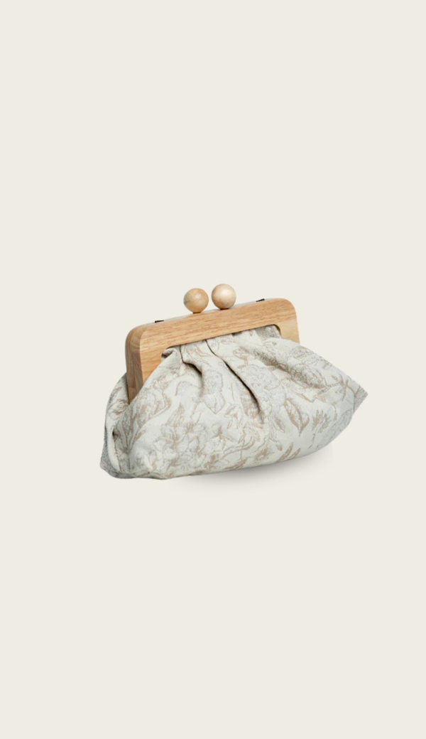 The Oyster handbag, three-quarter view
