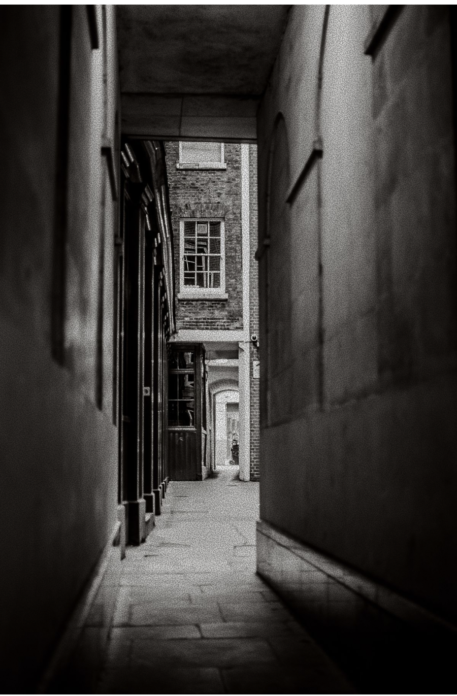 A narrow lane